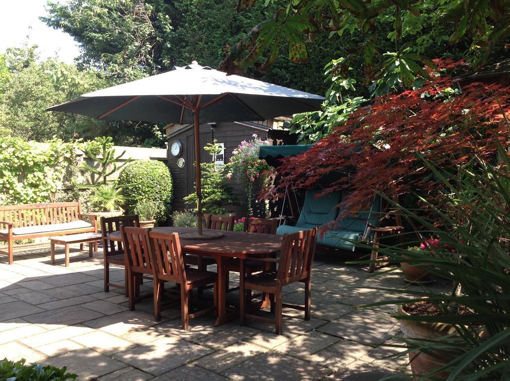 Tudor Cottage Bed & Breakfast เคมบริดจ์ ภายนอก รูปภาพ