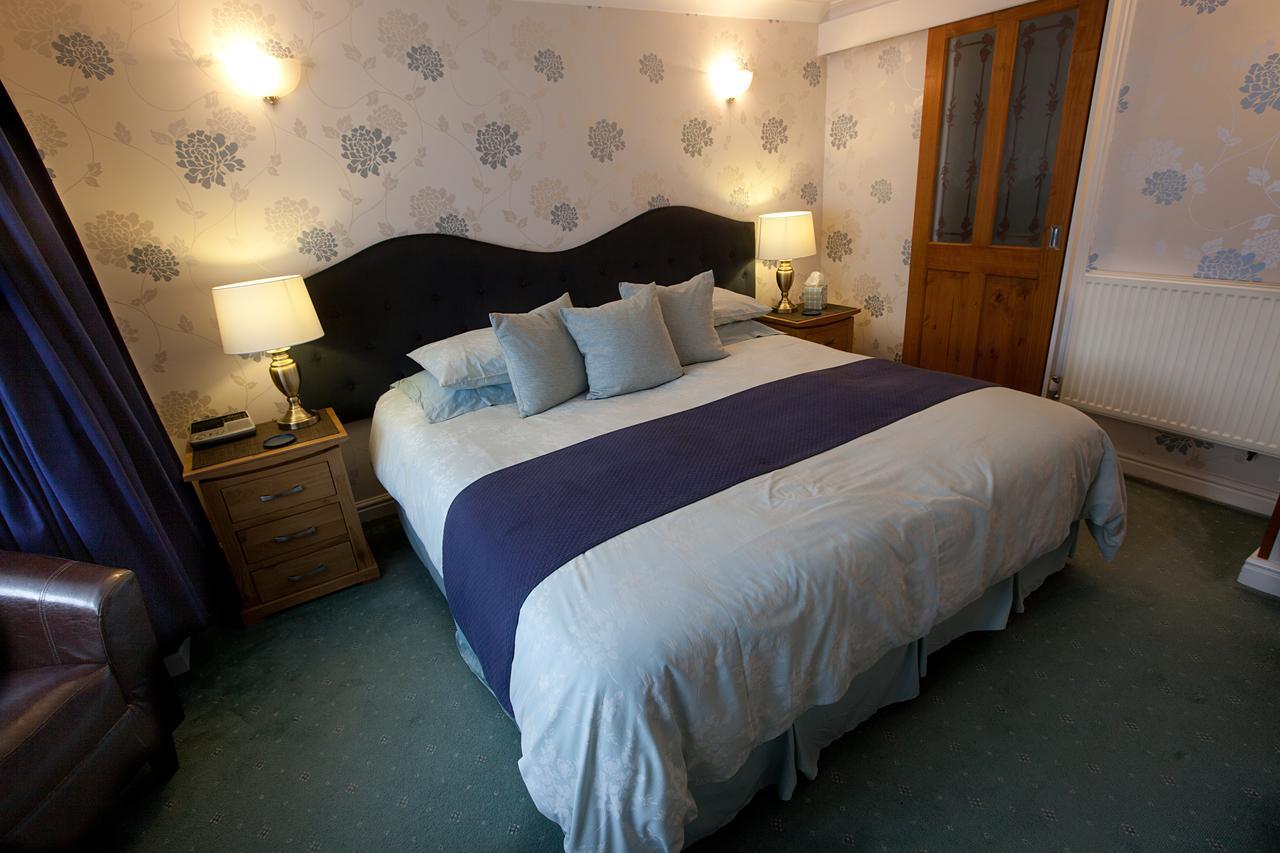 Tudor Cottage Bed & Breakfast เคมบริดจ์ ภายนอก รูปภาพ