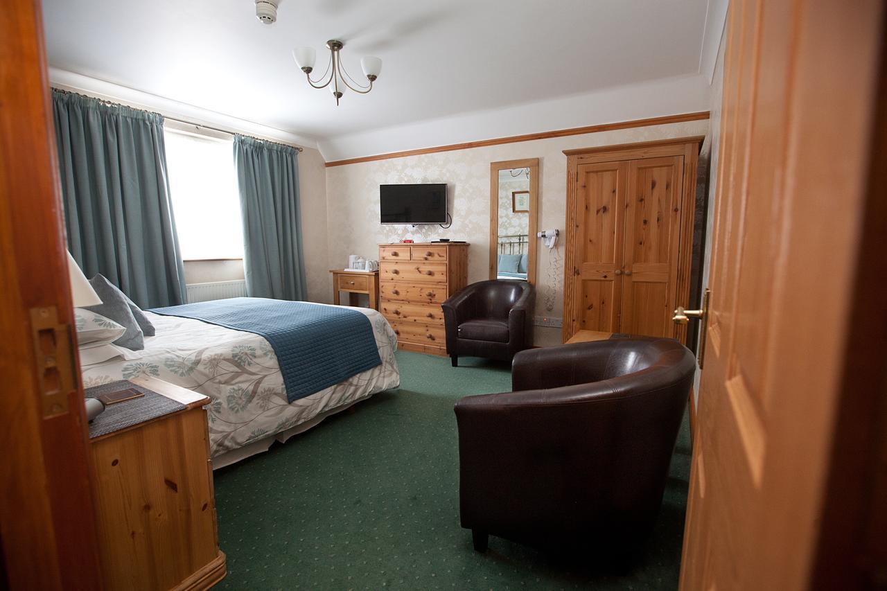Tudor Cottage Bed & Breakfast เคมบริดจ์ ภายนอก รูปภาพ